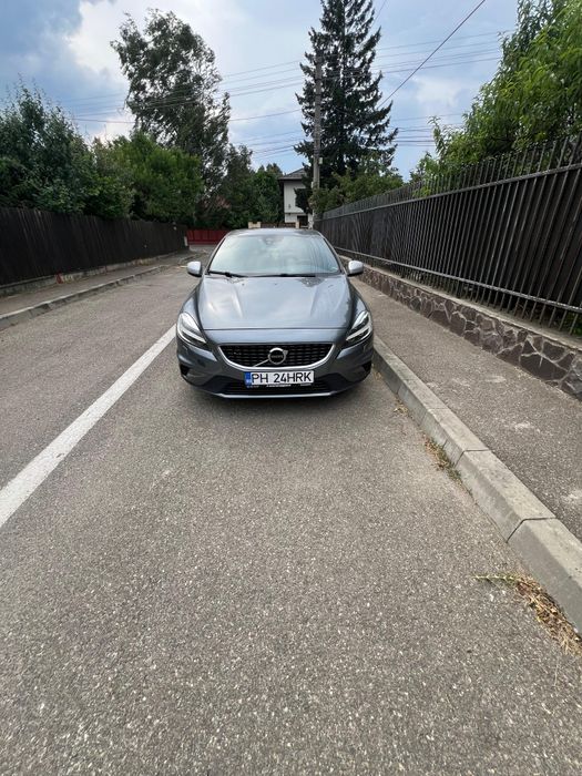 Volvo V40 R design