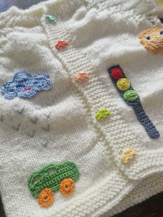 Ръчно плетена жилетка