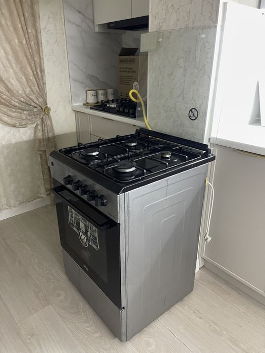 Газ плита , срочно продается !