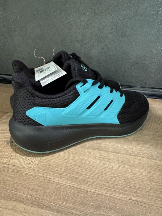 Детски маратонки Adidas, номер 37 1/3, нови с кутия