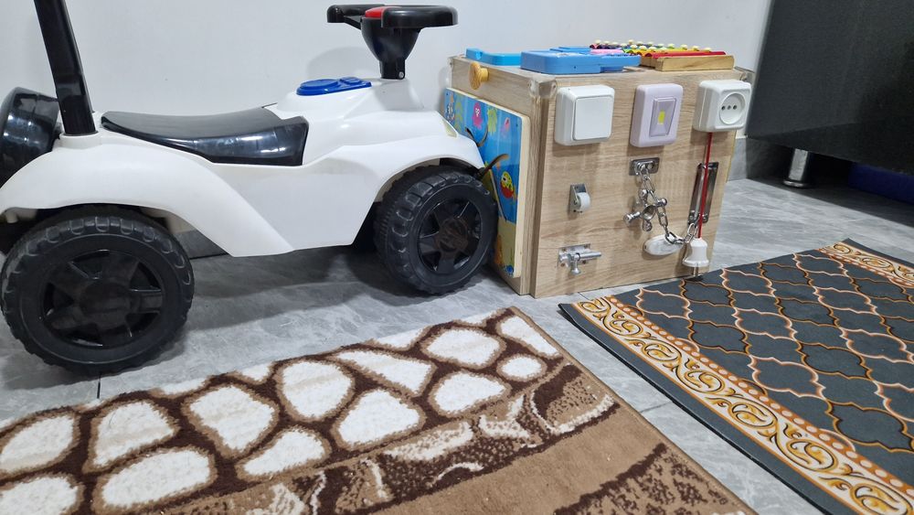 Игрушки  мальчика,  развития малыша. Бизикуб. Машина.