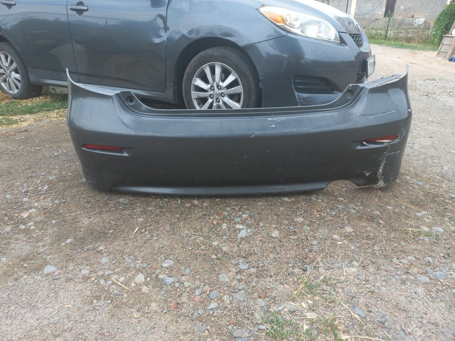 Продам бампер Тойота Матрикс