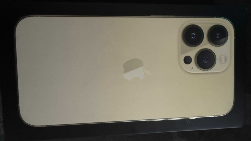Продава се iPhone 13 Pro Gold 128GB – Отлично състояние | 700 лв.