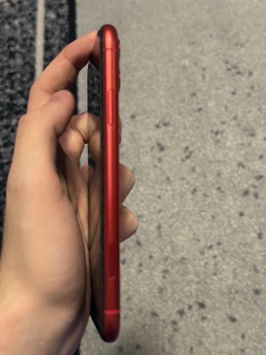 iPhone 11 64гб червен с кутия