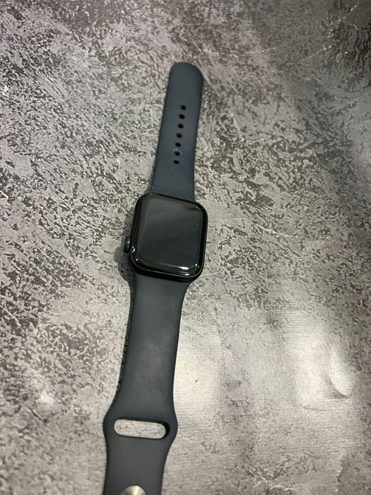 Apple Watch SE 40mm (7мкр 12дом) номер лот 735513