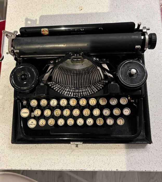 Masina de scris vintage americana Underwood Made in USA.  1500 lei