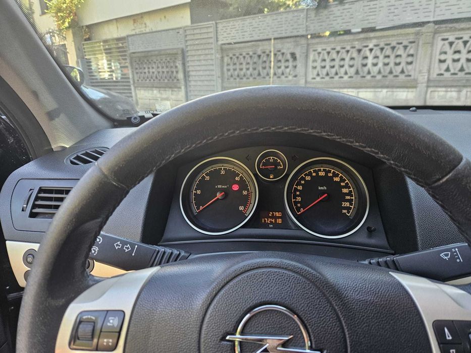 Opel Astra H 1.9 CDTI facelift 120CP intretinuta / propietar