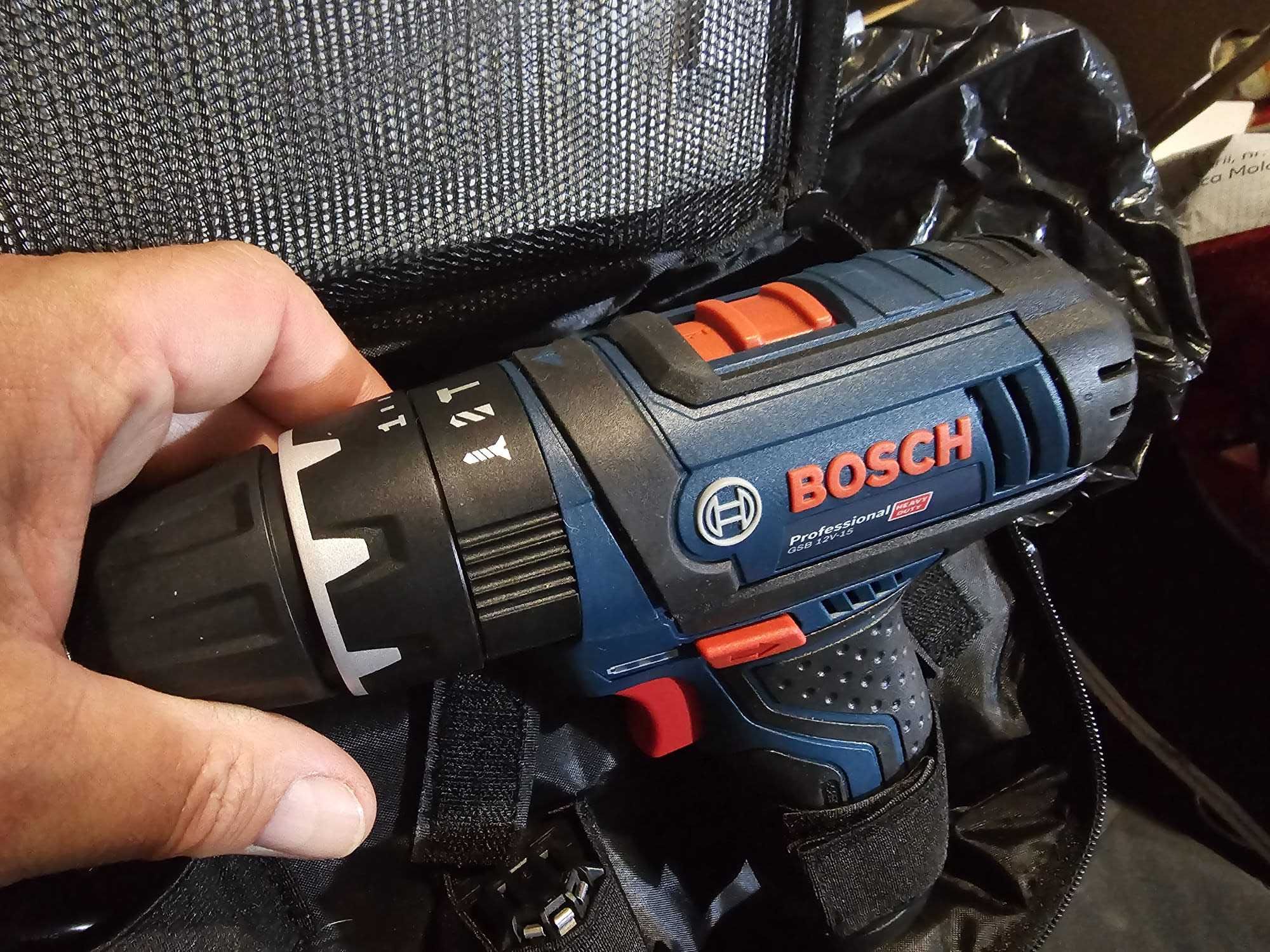 Bosch GSB 12v-15 NOU Masina de gaurit insurubat cu Percutie Filetanta