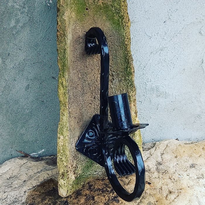 Битови полилеи от ковано желязо и дърво