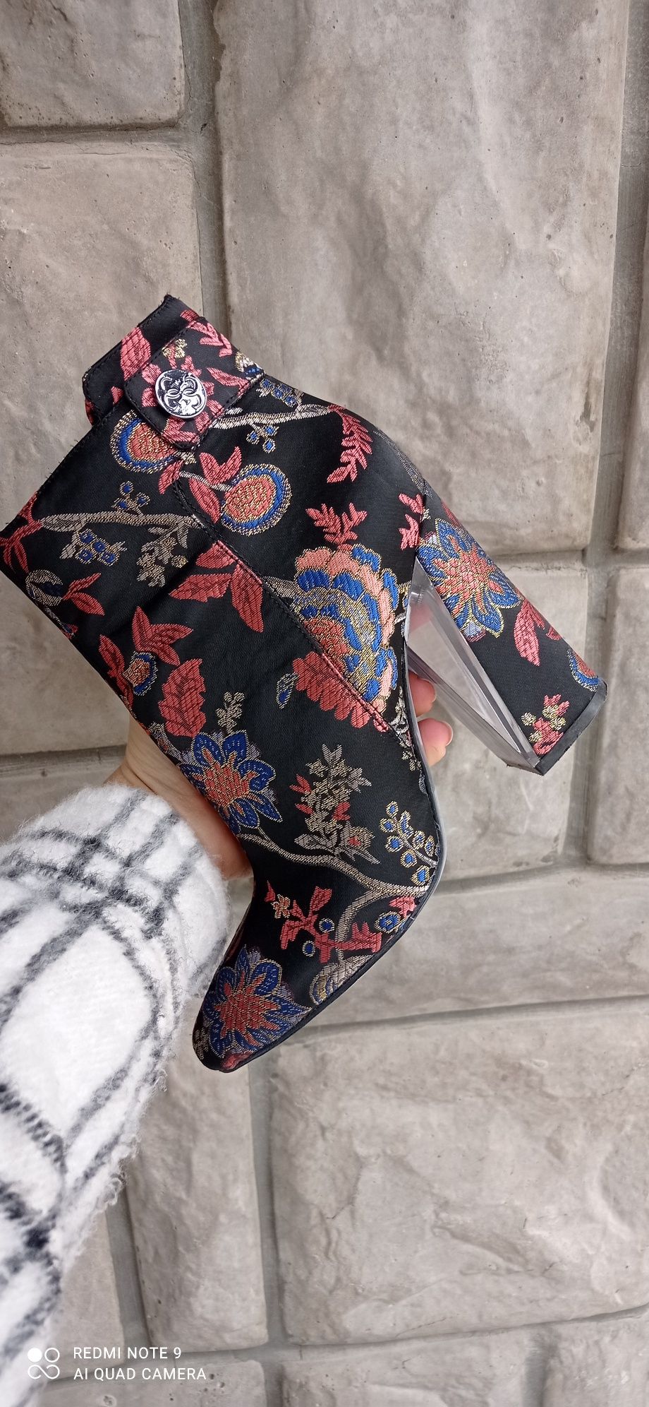 Дамски боти Guess
