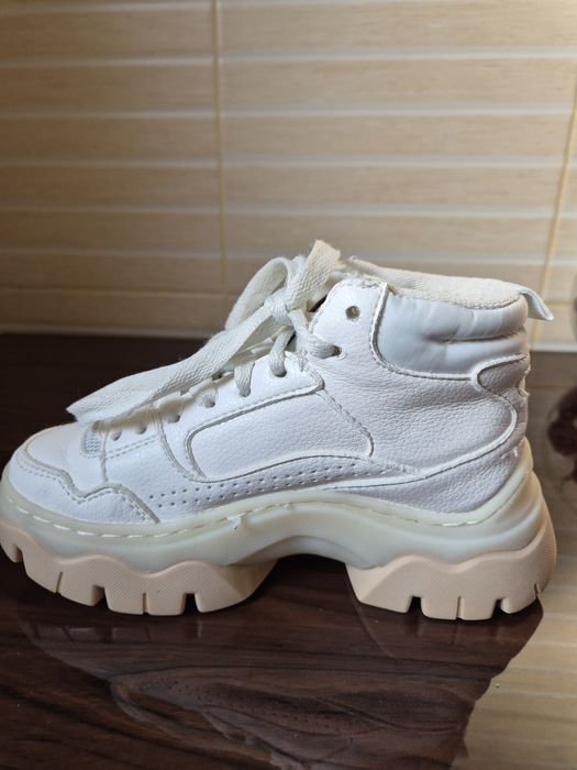 Vand ghete fete  primăvară/ toamna  Zara