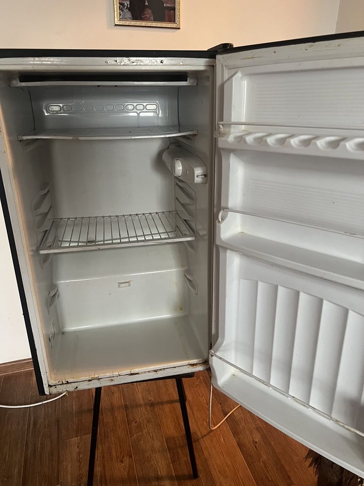 Холодильник 80см черный цвет