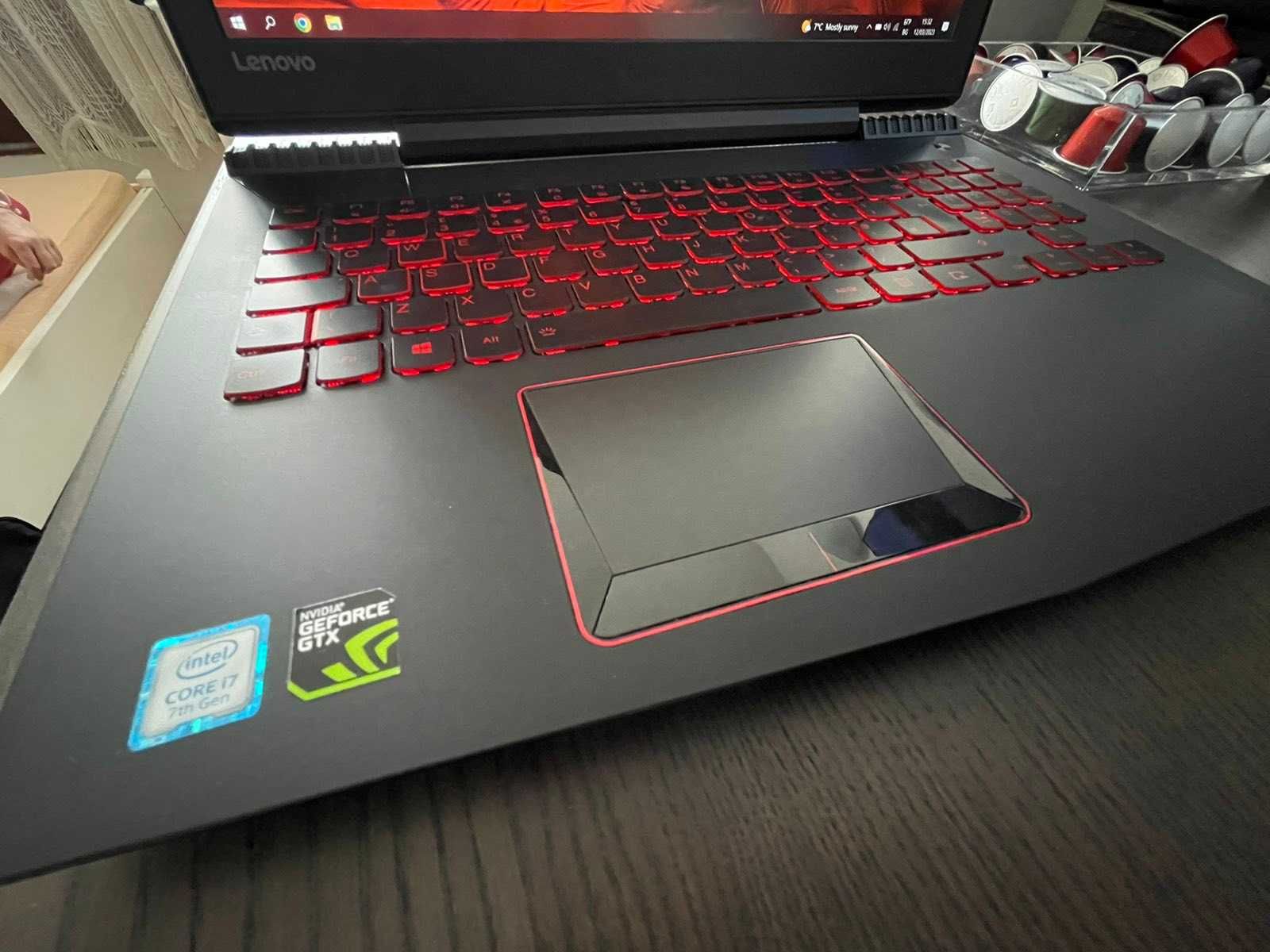 Лаптоп Lenovo Legion Y520-15IKBN