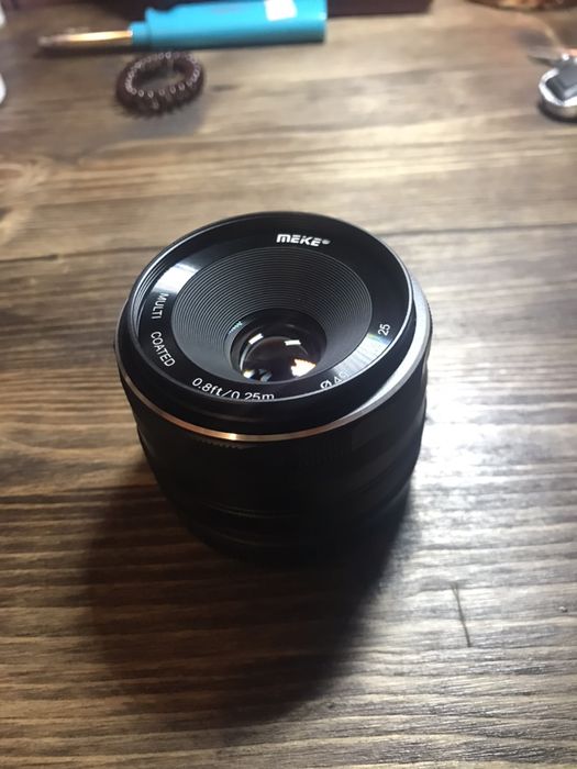 Объектив meike 1.8/25
