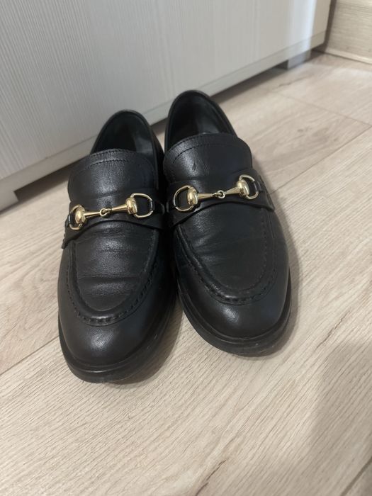 Продам кожанные женские лоферы