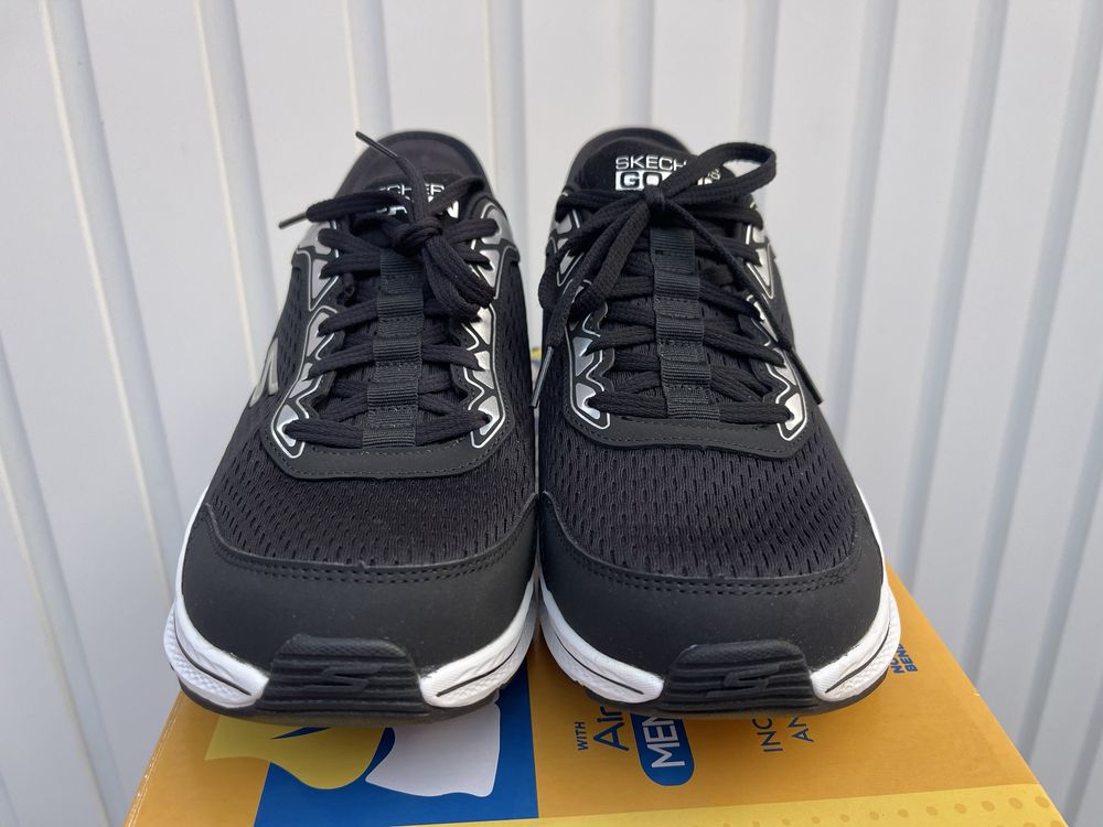 Adidasi Skechers originali noi pantofi sport tenisi