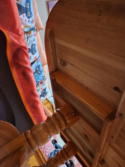 Дървена холна маса