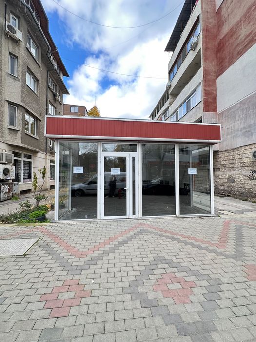 Самостоятелен търговски обект широк център