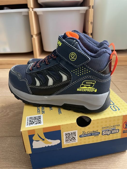 Skechers светещи боти за момче 30