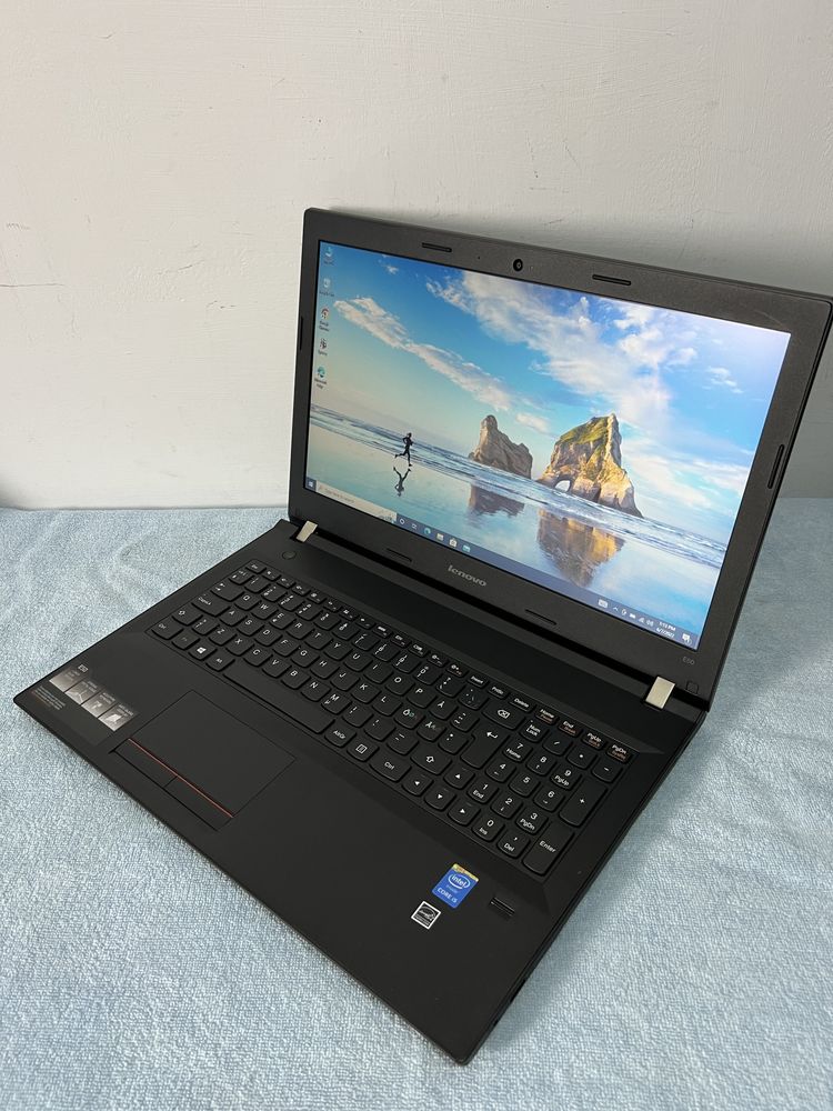 UltraSlim Lenovo B50 -15,6 HD -Core i5 5200U -8GB Ram - 500 GB-Windows