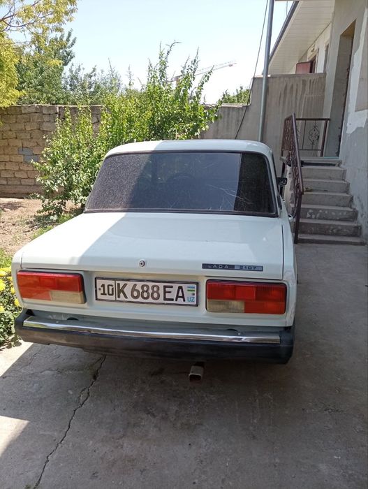 Vaz 2107 sotiladi
