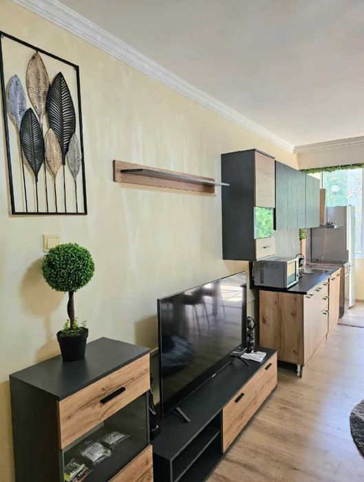 Дава се под наем Тристаен апартамент в Пловдив, Център - 120 кв.м за 550 € - Снимка #10