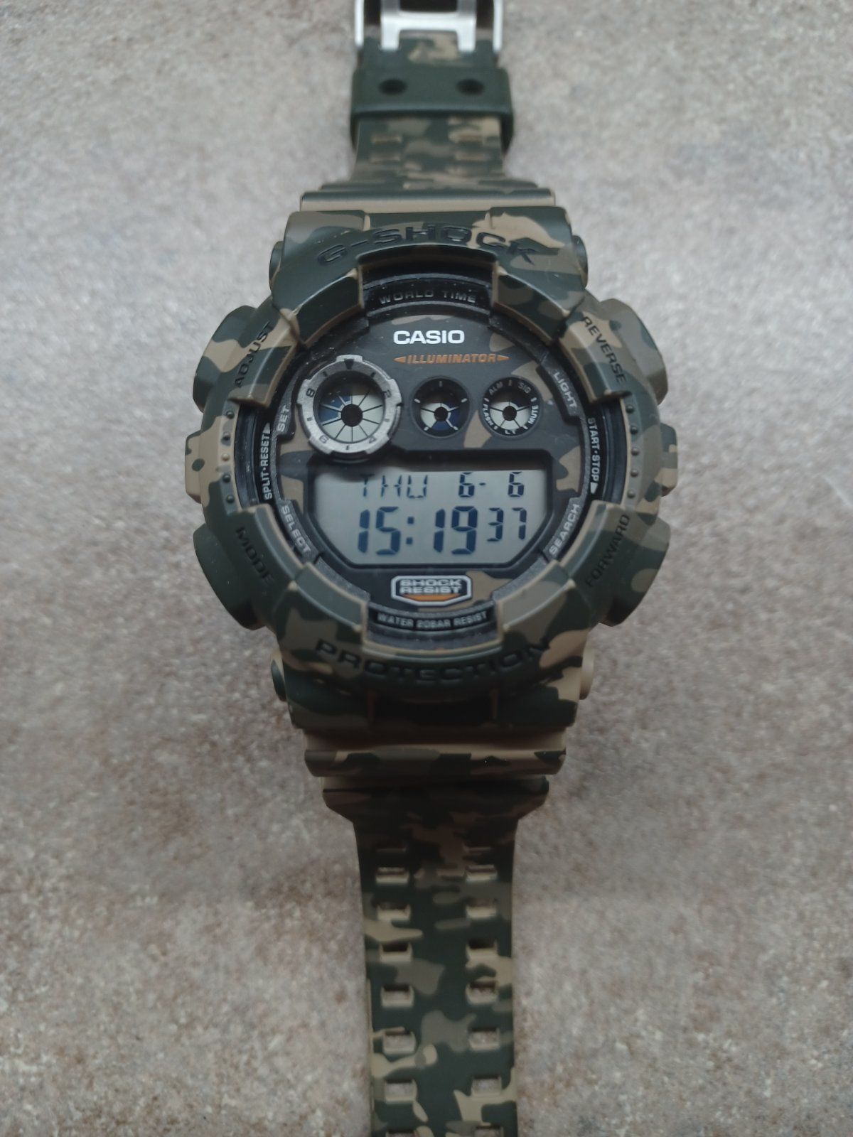 Часовник Casio G-SHOCK