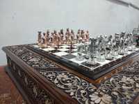 Шахматы shaxmat 50-50 sm yong'oqdan ishlangan metal figurka