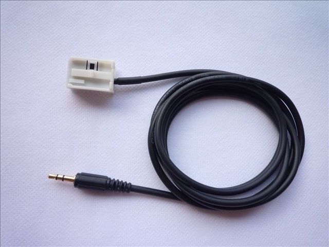 Продавам AUX - Bluetooth , кабел за Радио Пежо и Ситроен