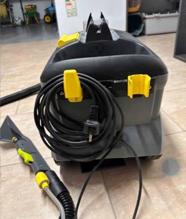 KARCHER PUZZI 10/1 – ТОП СЪСТОЯНИЕ! Професионална машина за пране.