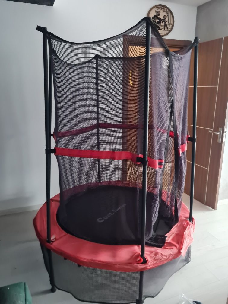 Vrem sa ne despartim de o trambulina.