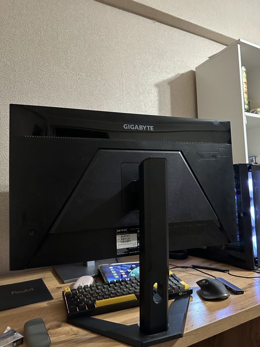 Продам монитор, есть проблема с матрицей