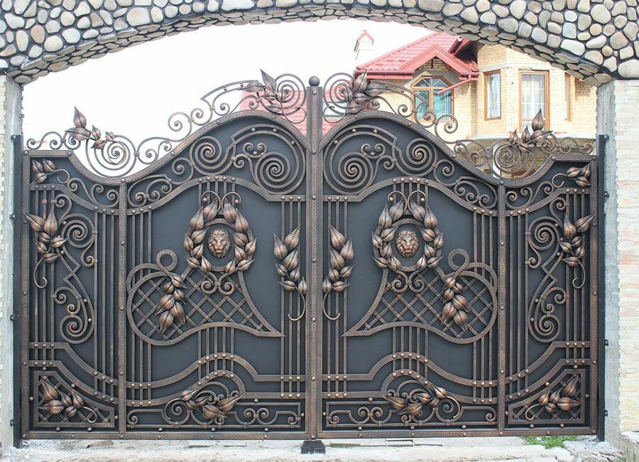 Покраска ворота, дверь, тапчан, лесница