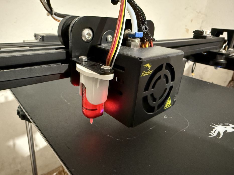 Продавам 3D принтер Ender 5