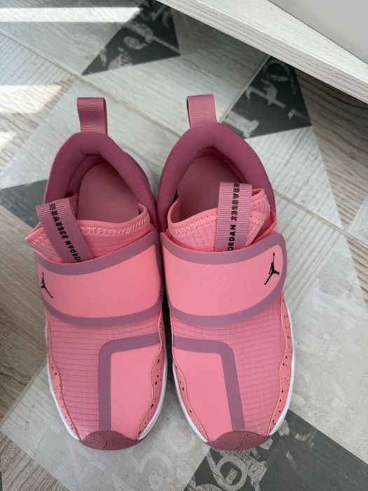 Продам кроссовки air jordan (nike)