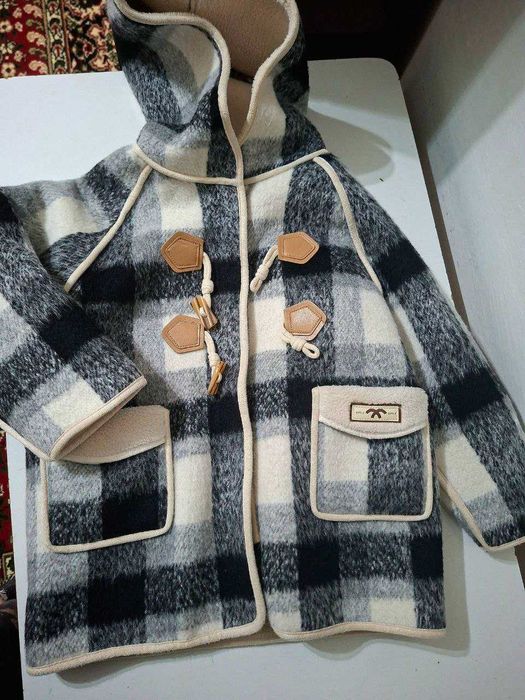 Стильное зимнее пальто на мальчика или девочку и шарф кашемир