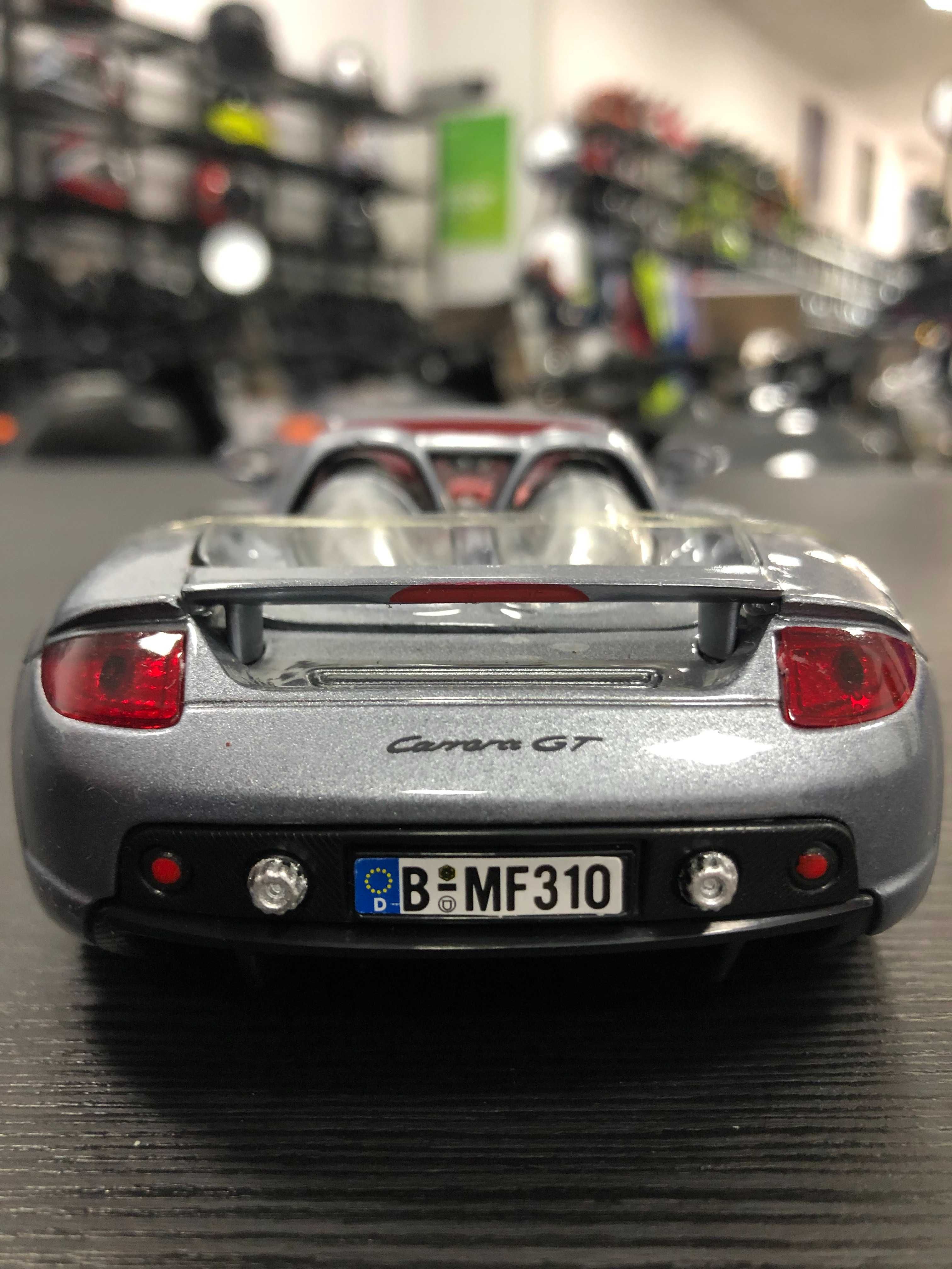 MONDO MOTORS метална колекционерска количка PORSCHE CARRERA GT 1:24