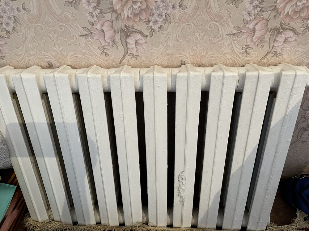 Продаю чугунную батарею 1 шт