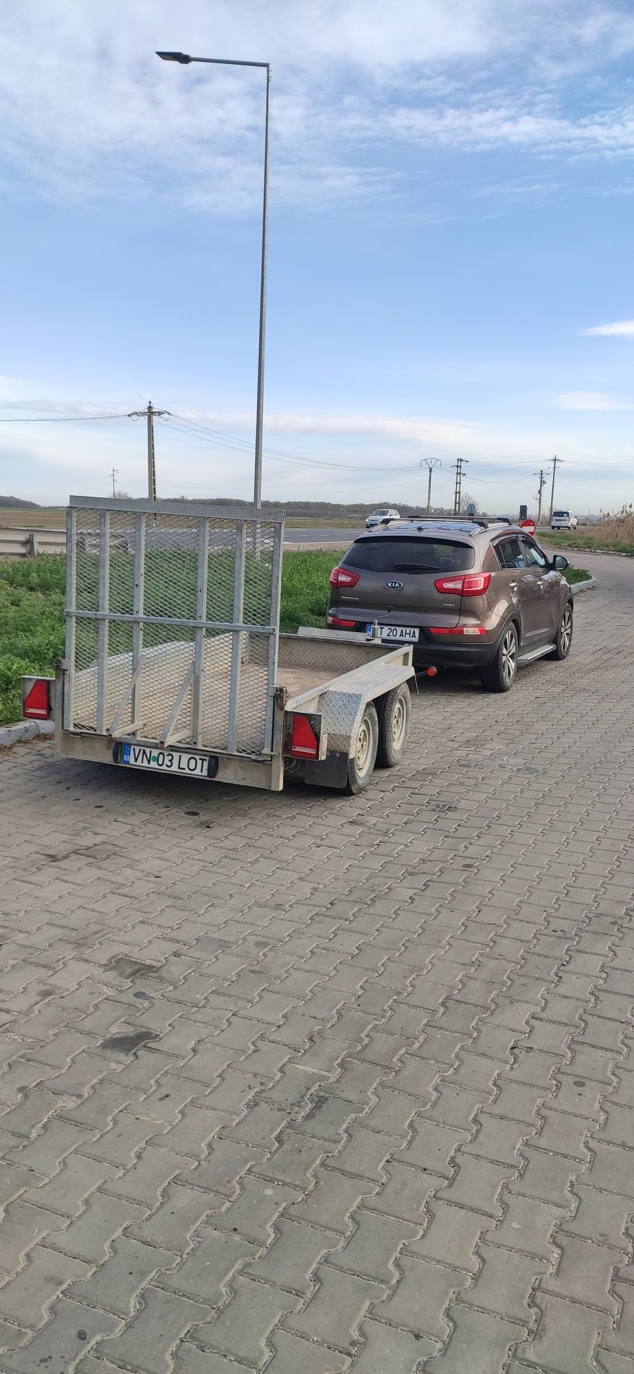 Transport cu trailer / remorca miniutilaje , marfa  pana la 2 tone