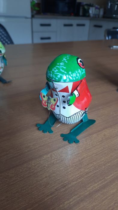 Jucarii vechi romanesti Metaloglobus tabla mecanice cheita colectie