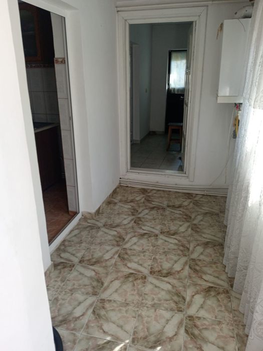 Vand casa 4 camere decomandat  constructie 2000