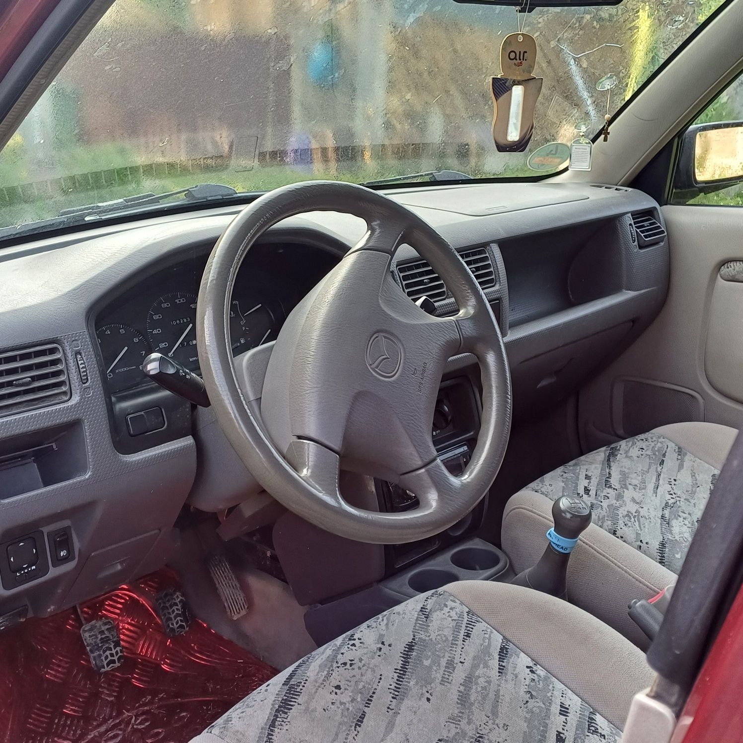 Vând Mazda demio