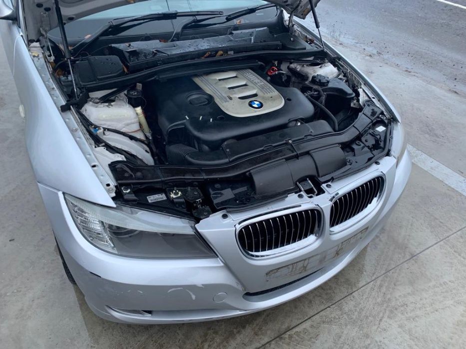 Dezmembrez bmw e90 330 facelift/bmw 330d/e90 facelift/bara fata/capota