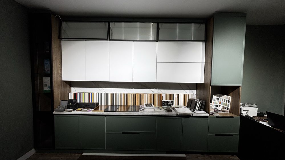 Продается готовая кухонный гарнитур