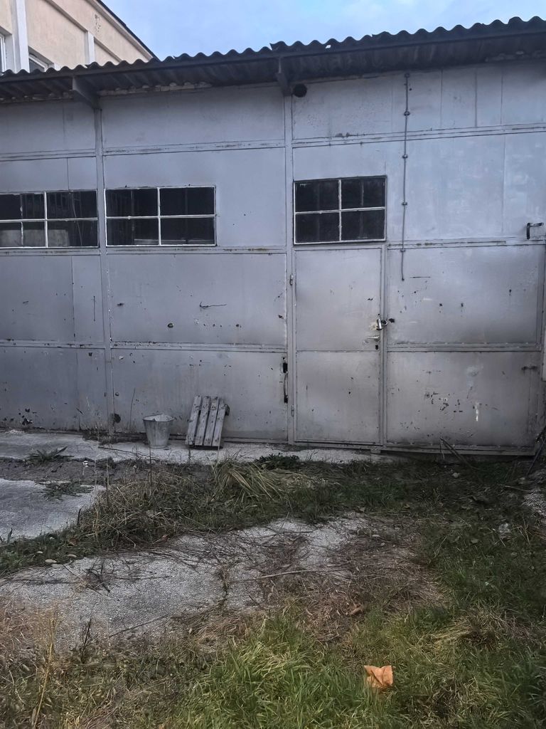 Дава се под наем Промишлена сграда в Русе, Център - 60 кв.м за 306 € - Снимка #5