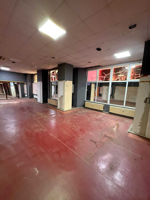 Spațiu comercial de închiriat – 336 mp + subsol + parcare
