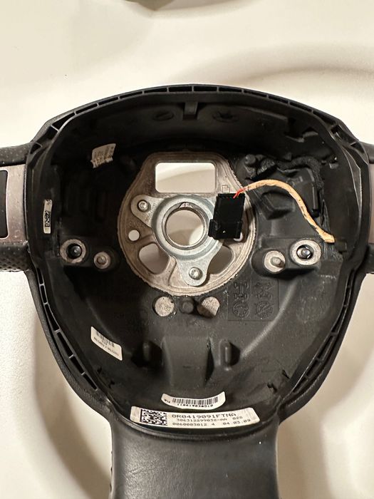 Volan cu comenzi Audi A3 8p / A4 b8 / A5 A6 4f / Q5 Q7