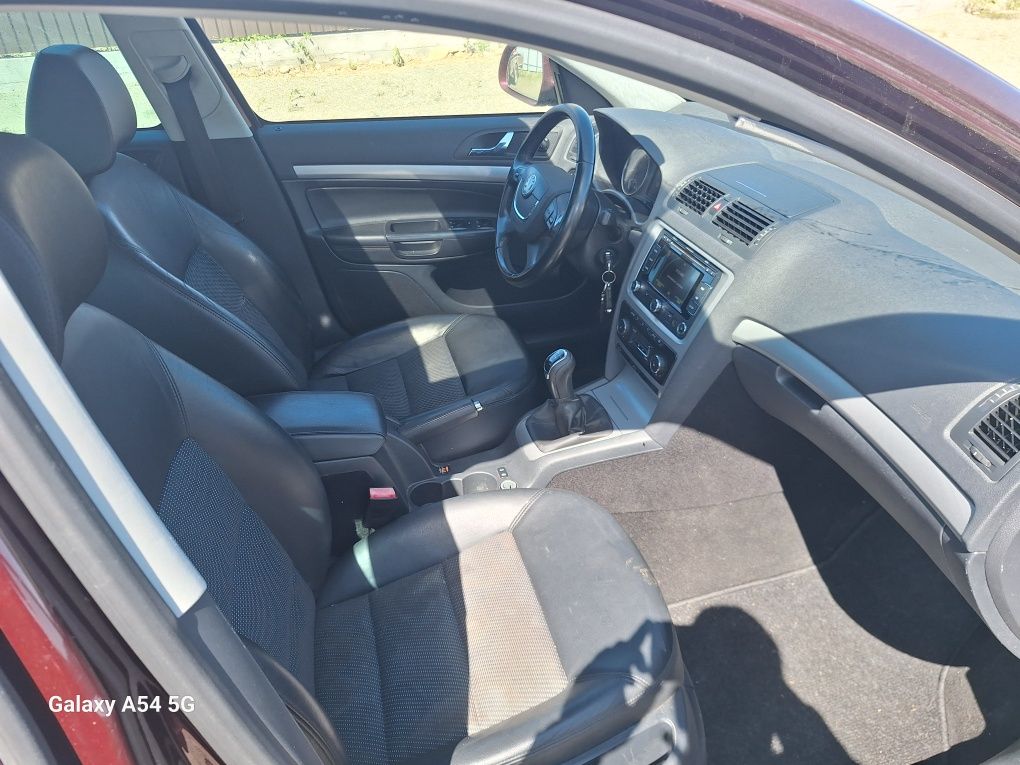 Dezmembrez Skoda Octavia facelift 1.8 tfsi CDAA cod culoare LF3X