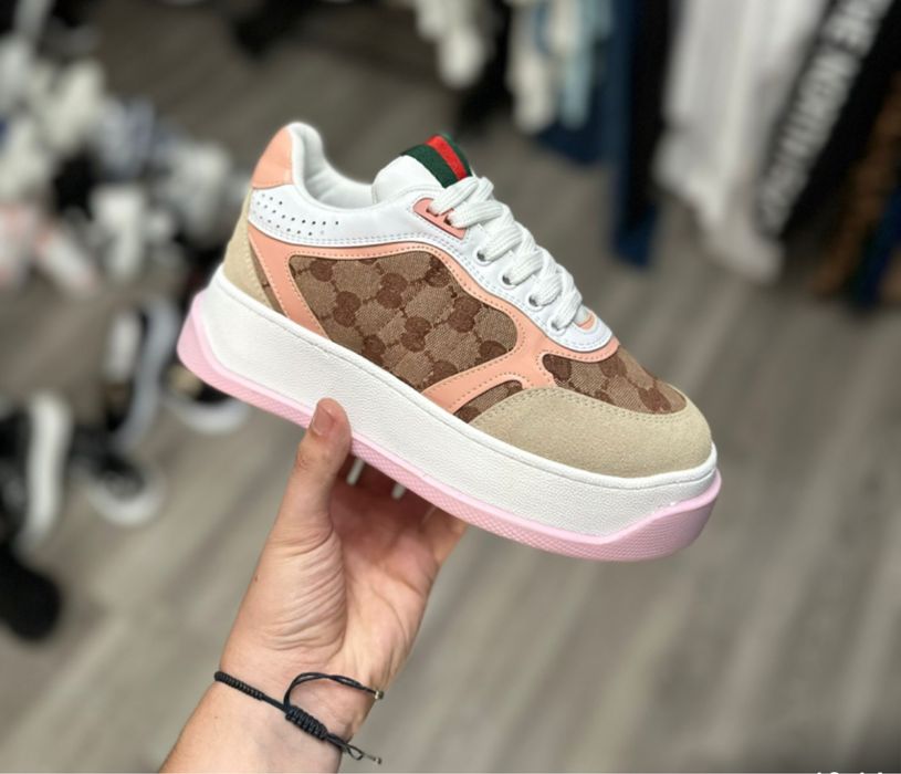 Adidasi Gucci marimea 39