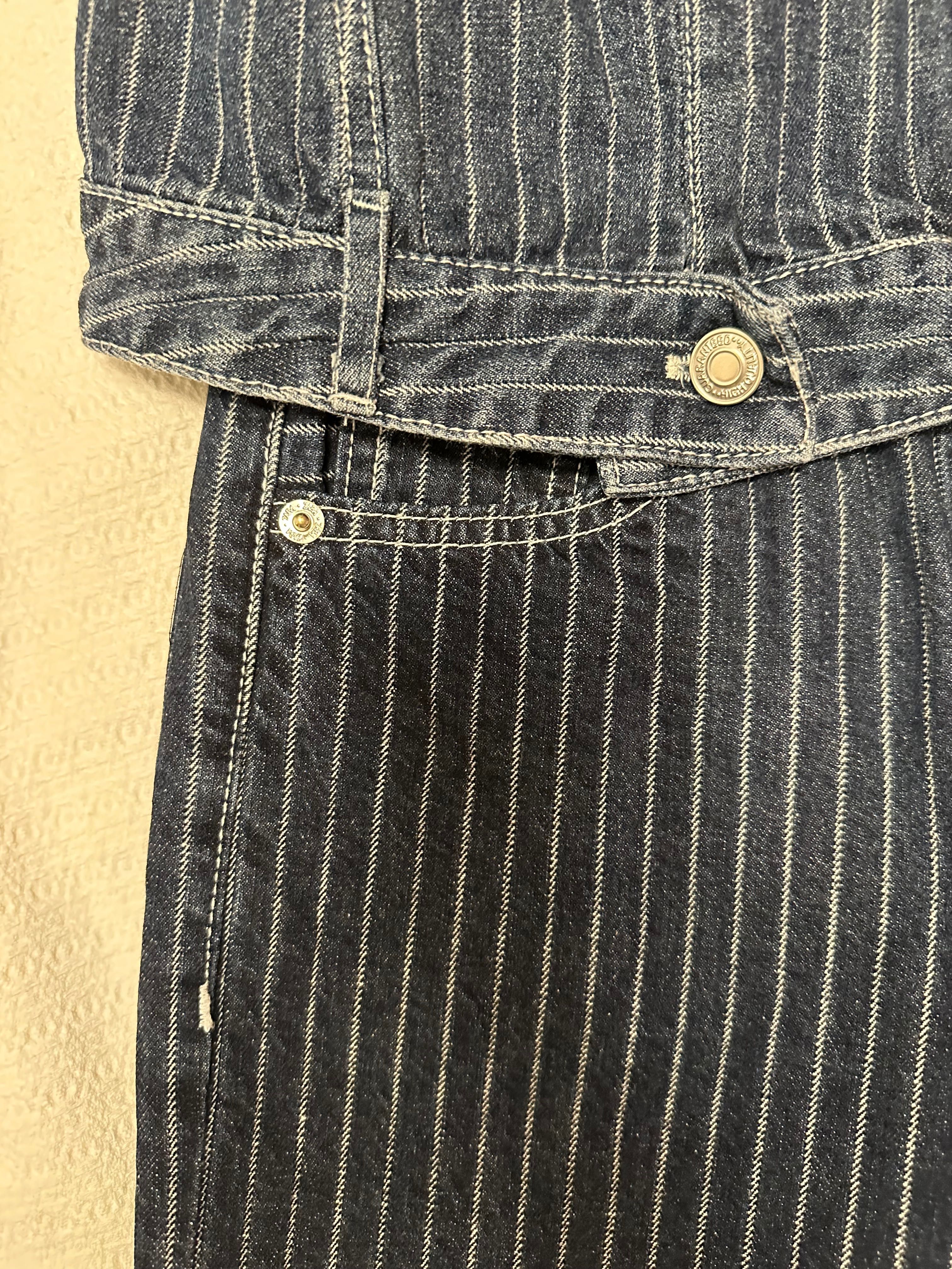 Стилен комплект от корсет и дънки Zara